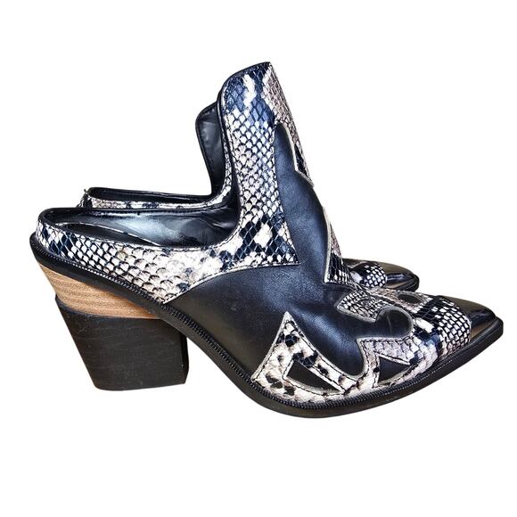 Gianni Bini Maerren Western Snake Print Capped Toe, ankle booties size 6 M - Picture 2 of 8